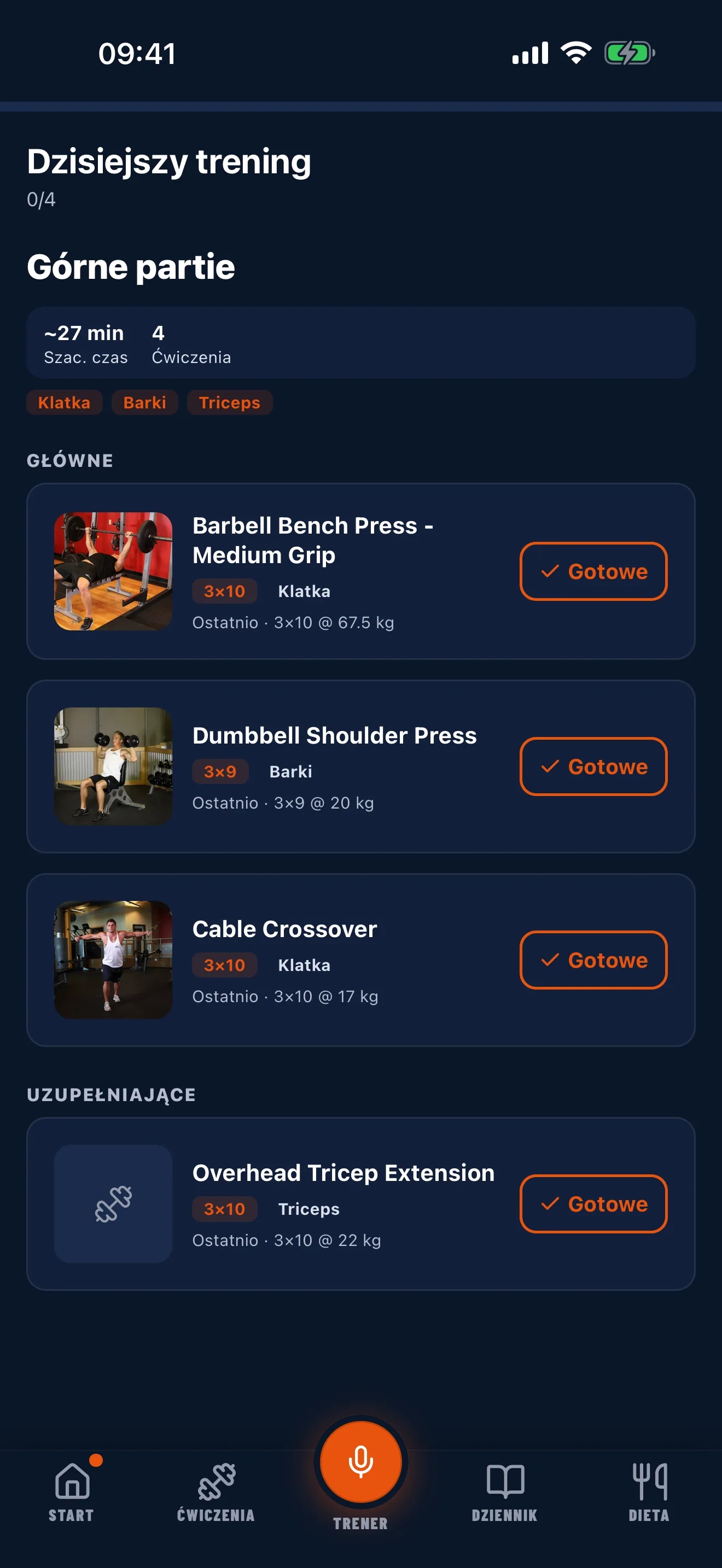 Trwający trening w GymVox, każde ćwiczenie gotowe do oznaczenia jako wykonane