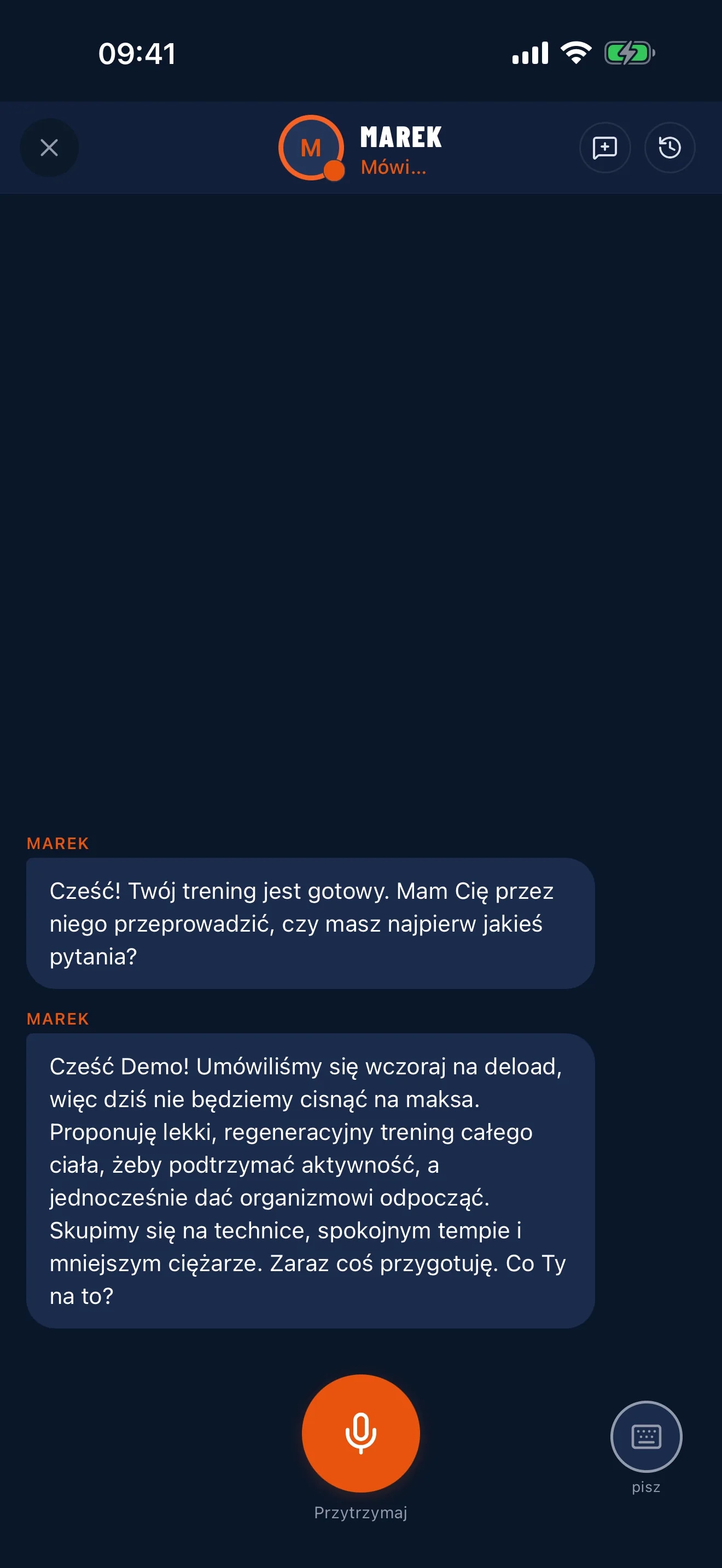 Rozmowa z trenerem AI w GymVox, który zaczyna sesję od pytania o samopoczucie